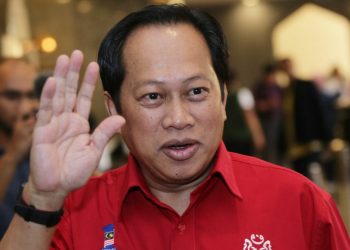 AHMAD MASLAN DILEPAS DAN DIBEBASKAN ATAS KEDUA-DUA PERTUDUHAN
