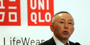UNIQLO PERTAHAN KEPUTUSAN TERUSKAN OPERASI DI RUSIA