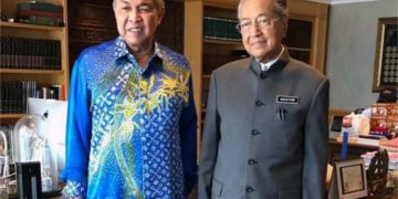 TUN MAHATHIR BERBOHONG KATA ZAHID JUMPA UNTUK GUGUR KES MAHKAMAH