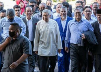 TIADA BUKTI WANG DISERAHKAN KEPADA ZAHID – HAKIM