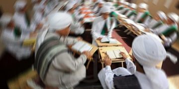 MADRASAH ATAU HANYA TEMPAT PEMULIHAN?