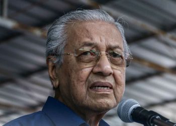 MAHATHIR SEDIH PEJUANG KALAH TERUK, INGIN FOKUS MENULIS BUKU