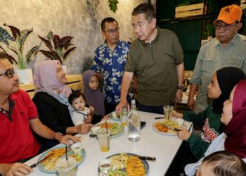 SELEPAS IPT, KFC DAN MCD DIMINTA SEDIAKAN MENU RAHMAH