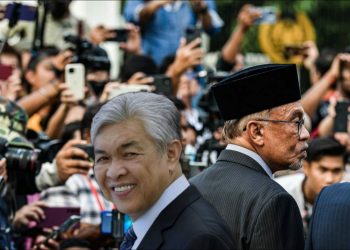 APAKAH INDIKATOR KERAJAAN YDP AGONG PERLU DITUMBANGKAN?