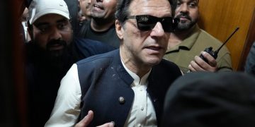 IMRAN KHAN DIBENAR IKAT JAMIN, DAKWA NYAWA TERANCAM