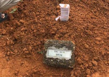 KOMUNITI PERISIKAN BERI PENGHORMATAN TERAKHIR KEPADA ALLAHYARHAMAH DATUK HASANAH, KELUARGA