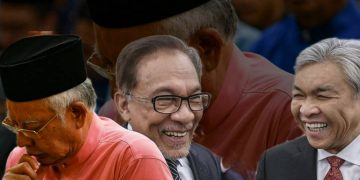 PRN 6 NEGERI: APA IMPLIKASI TERHADAP PELUANG PH-BN JIKA NAJIB DIBEBASKAN?