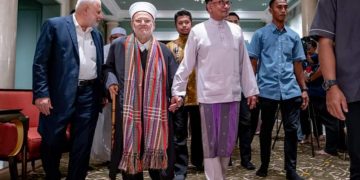 PERDANA MENTERI SAMBUT 3 ULAMA DUNIA DI MAJLIS ILMU MADANI