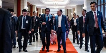 PERDANA MENTERI TIBA DI LAOS, PERKUKUH HUBUNGAN DUA HALA