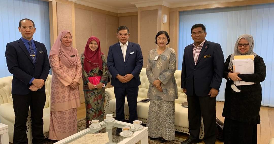 MENTERI DALAM NEGERI BERTEMU WAKIL SUHAKAM, MUDA BINCANG PINDAAN KEWARGANEGARAAN