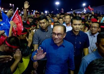 ANWAR PERSOAL NARATIF PEMBANGKANG, CABAR BENTANG USUL UNDI TIDAK PERCAYA DI PARLIMEN