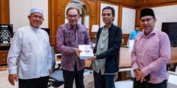 YAB PERDANA MENTERI TERIMA KUNJUNGAN USTAZ ABDUL SOMAD