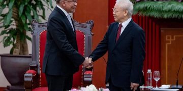 KUNJUNGAN RASMI YAB PERDANA MENTERI KE VIETNAM, PERKUKUH HUBUNGAN DUA HALA