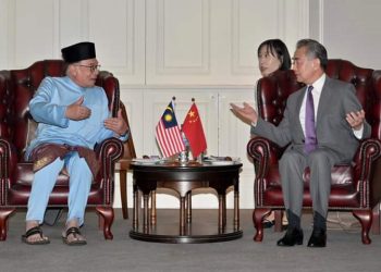 YAB PERDANA MENTERI RAI KUNJUNGAN WANG YI, PERKUKUH HUBUNGAN MALAYSIA-CHINA
