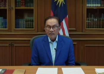 VIDEO: YAB PERDANA MENTERI UCAP SELAMAT MENGUNDI AWAL KEPADA ANGGOTA ATM, PDRM