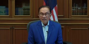 VIDEO: YAB PERDANA MENTERI UCAP SELAMAT MENGUNDI AWAL KEPADA ANGGOTA ATM, PDRM