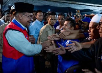 GUNA KUASA, MANDAT DIBERI UNTUK BANTU RAKYAT, BUKAN DIRI SENDIRI