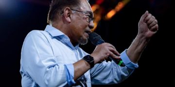 ANWAR GESA TOLAK PENUNGGANG AGAMA, MEREKA YANG MEMPERMAIN HUKUM ALLAH