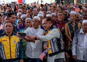 ANWAR SANTUNI WARIS KORBAN SERANGAN HENDAP KOMUNIS GERIK-JELI