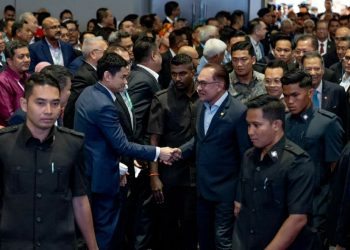 YAB PERDANA MENTERI LANCAR PELAN HALA TUJU PERALIHAN TENAGA NEGARA (NETR)