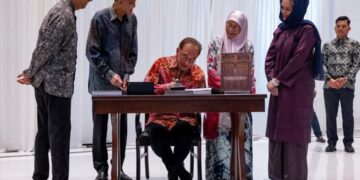 ANWAR RASMI PAMERAN SAMUDERA BERBICARA: PEMBENTUKAN DUNIA MELAYU-ISLAM