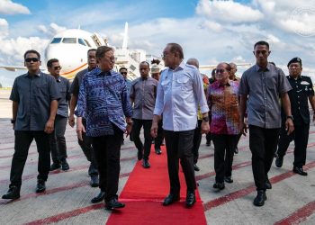 ANWAR BERTEMU PREMIER, PIMPINAN SARAWAK