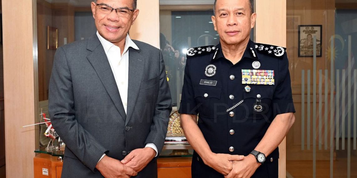 KUNJUNGAN HORMAT PERTAMA KPN KE ATAS MDN