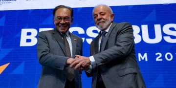 ANWAR SERU BRICS, ASEAN TERUS MEMPERERAT KERJASAMA STRATEGIK