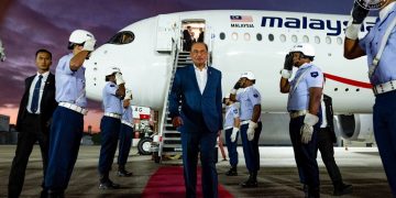 ANWAR HADIR SIDANG KEMUNCAK BRICS KE-17