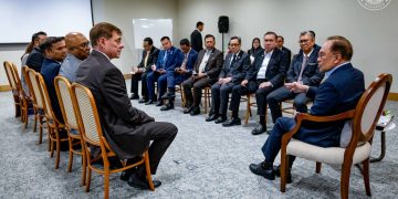 ANWAR, EMBRAER BINCANG PELUANG PELABURAN STRATEGIK DI MALAYSIA