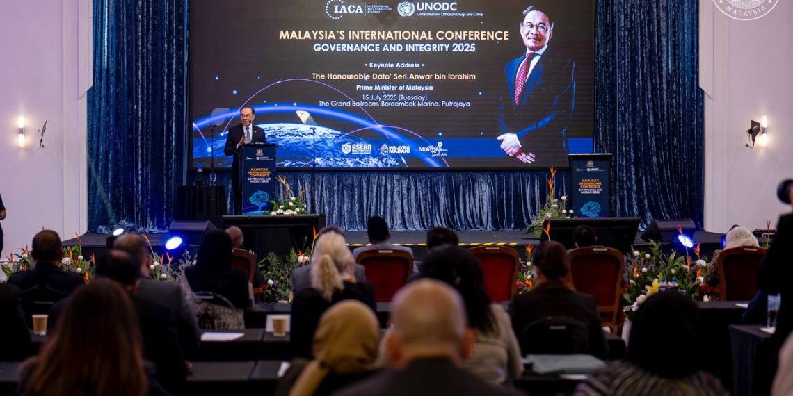 ANWAR: MALAYSIA KOMITED HAPUS RASUAH