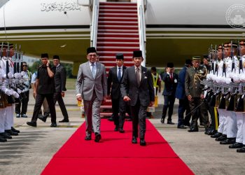 PMX SAMBUT SULTAN BRUNEI SEMPENA LAWATAN EMPAT HARI