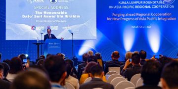 ASEAN MESTI KEKAL SEBAGAI MEDIUM UTAMA RANTAU INI – ANWAR