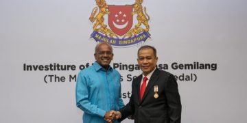 KPN DIANUGERAHKAN PINGAT JASA GEMILANG SINGAPURA ATAS KERJASAMA KESELAMATAN