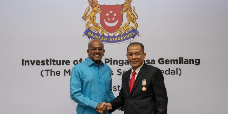 KPN DIANUGERAHKAN PINGAT JASA GEMILANG SINGAPURA ATAS KERJASAMA KESELAMATAN