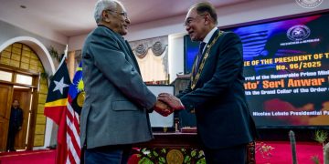 ANWAR TERIMA ANUGERAH SIVIL TERTINGGI TIMOR LESTE