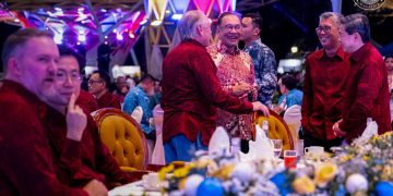 EKONOMI KEKAL SEBAGAI MATLAMAT UTAMA ASEAN, PACU KOMUNITI SERANTAU – ANWAR