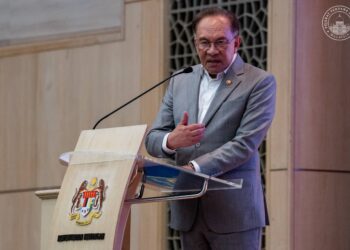 ANWAR BERI AMARAN KERAS SEGERA ATASI RASUAH, PENYELUDUPAN DAN AKTIVITI GELAP