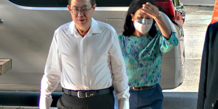 RAYUAN DITOLAK, GUAN ENG, ISTERI BERDEPAN PERBICARAAN KES RASUAH PROJEK RM11.6 JUTA