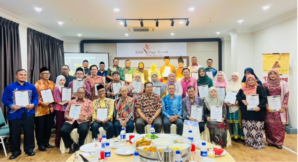 IKATAN PERSURATAN MELAYU HARGAI 39 PENULIS PROLIFIK