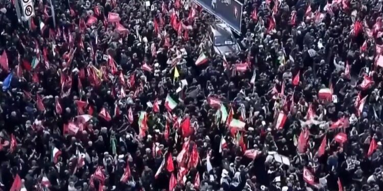 RATUSAN RIBU IRINGI PENGEBUMIAN ALI KHAMENEI, LAUNG BALAS DENDAM TERHADAP TRUMP